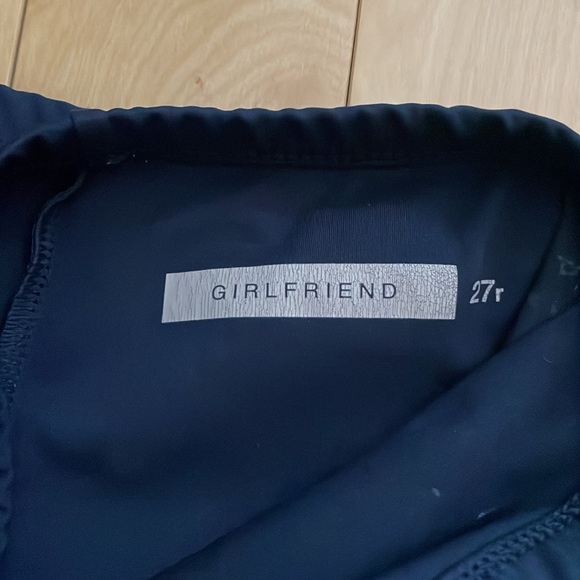 Lot of 2 pairs of Gap maternity jeans - size 27 cropped - Picture 3 of 3